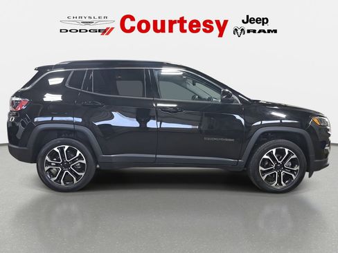Certified 2022 Jeep Compass Limited image 2