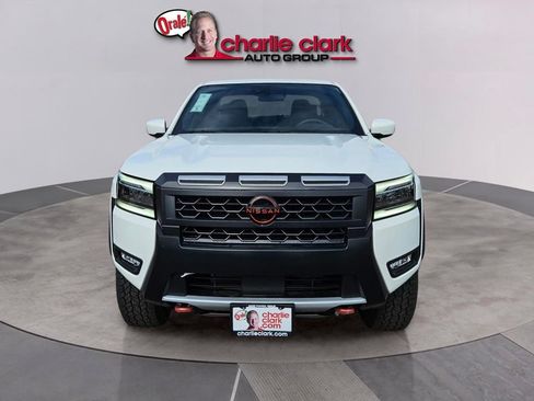 Used 2025 Nissan Frontier PRO-4X AWD/4WD image 9