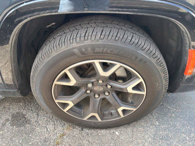 Used 2023 Jeep Wagoneer Series III w/ Preferred Equipment Group AWD/4WD image 5