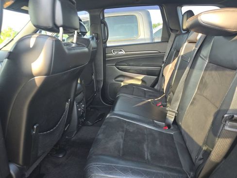 Used 2018 Jeep Grand Cherokee Altitude AWD/4WD image 6