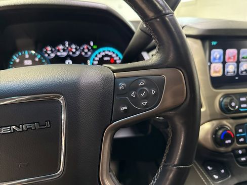 Used 2017 GMC Yukon Denali AWD/4WD image 11
