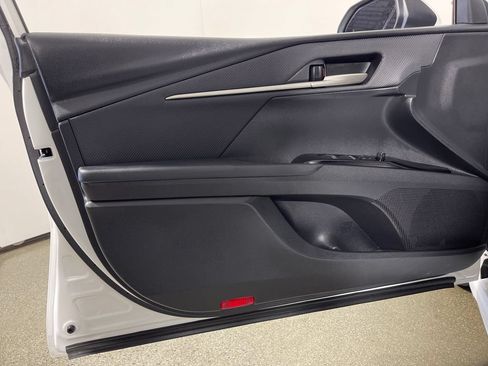 Used 2025 Toyota Camry SE FWD image 17
