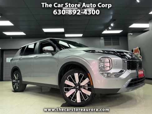 Used 2025 Mitsubishi Outlander AWD image 1