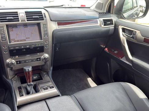 Used 2019 Lexus GX 460 Premium AWD/4WD image 24