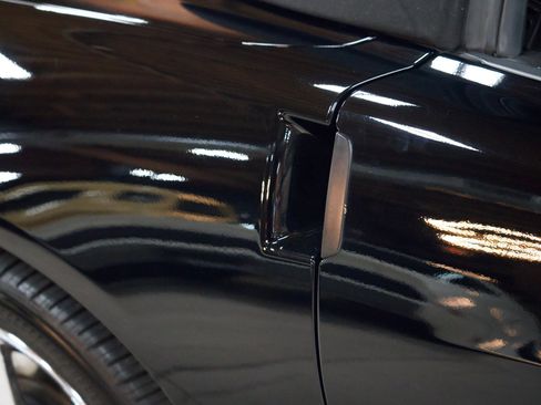 Used 2005 Chevrolet Corvette Convertible w/ Preferred Equipment Group image 17