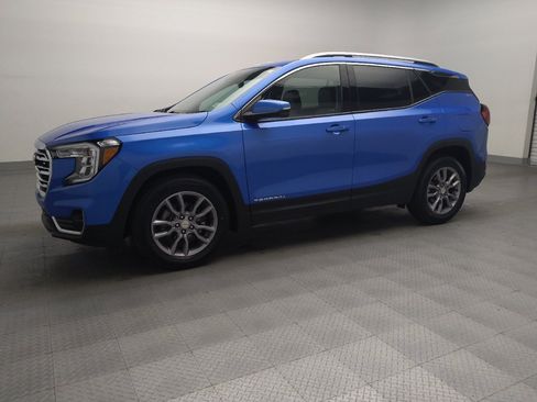 Used 2024 GMC Terrain SLT FWD image 2