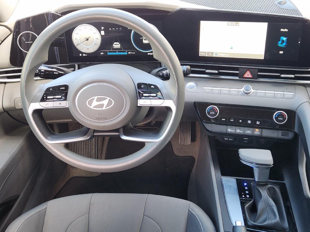 Used 2024 Hyundai Elantra SEL FWD image 25