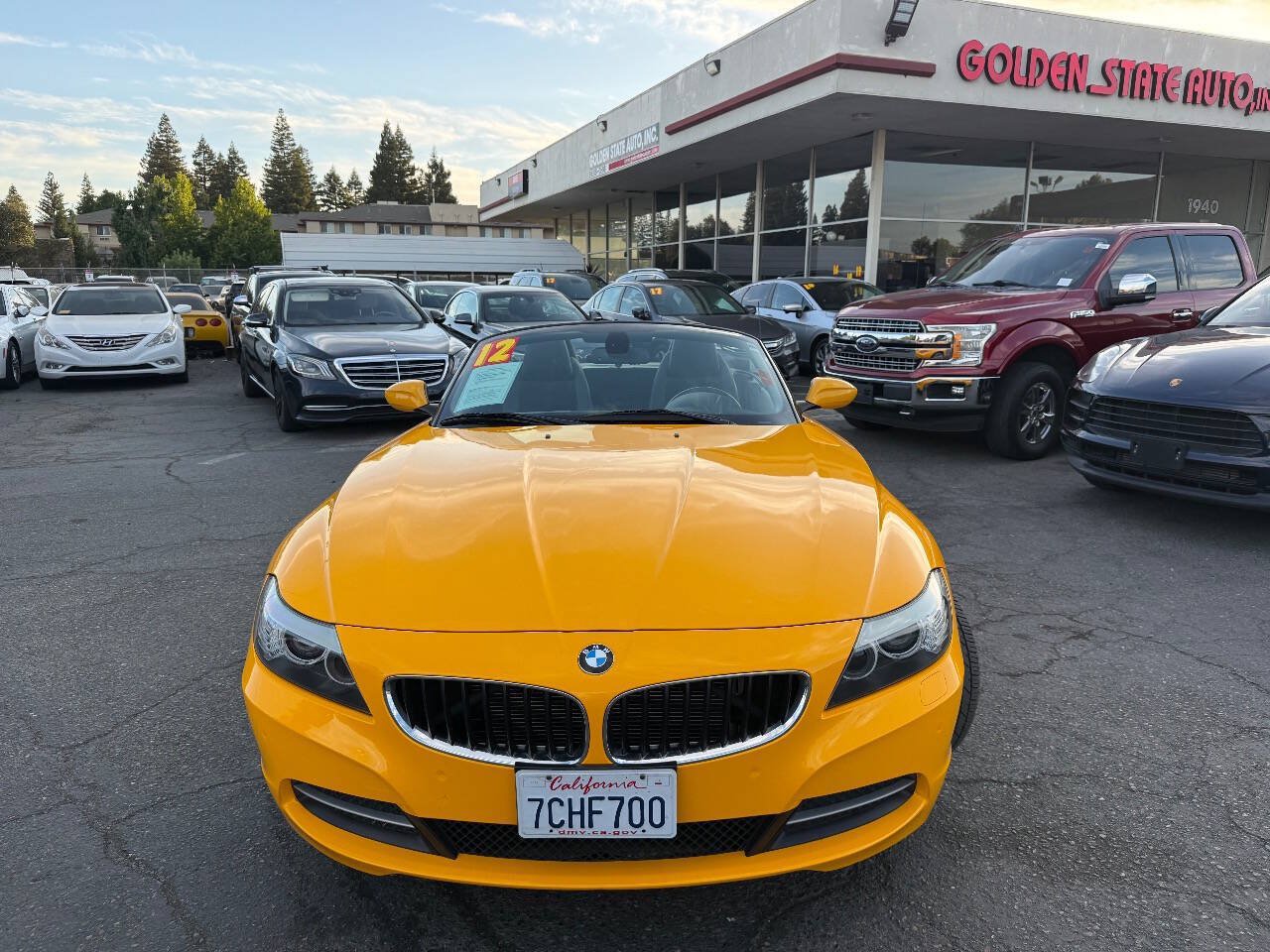 Used 2012 BMW Z4 sDrive28i w/ Exclusive Citrus Yellow Pkg RWD image 2