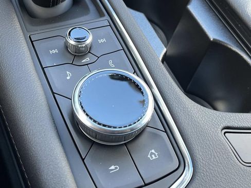 New 2026 Cadillac XT5 Luxury image 34