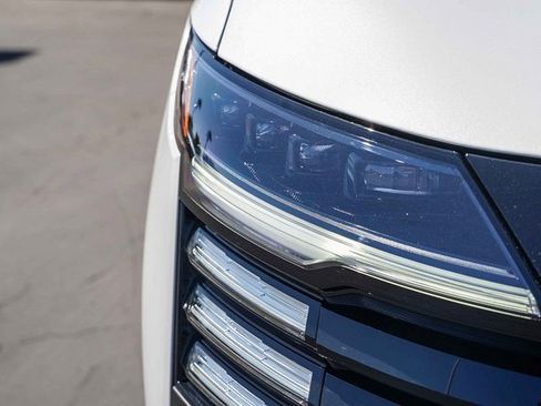 New 2026 Nissan Kicks SR image 11