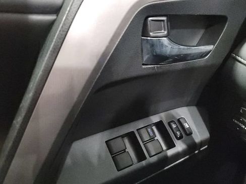Used 2018 Toyota RAV4 XLE AWD/4WD image 22