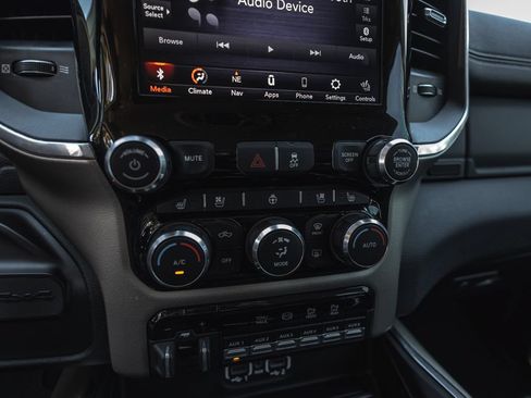 Used 2020 RAM 3500 Laramie AWD/4WD image 19
