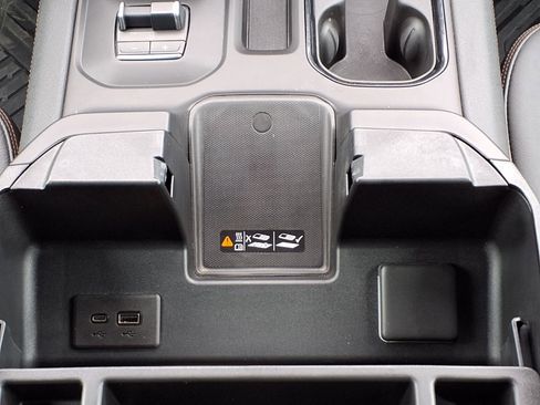 Used 2024 GMC Sierra 1500 AT4 w/ Technology Package AWD/4WD image 15