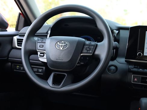 Used 2025 Toyota Camry LE image 22