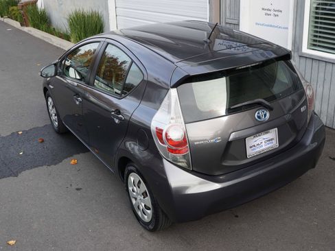 Used 2013 Toyota Prius C Two image 17