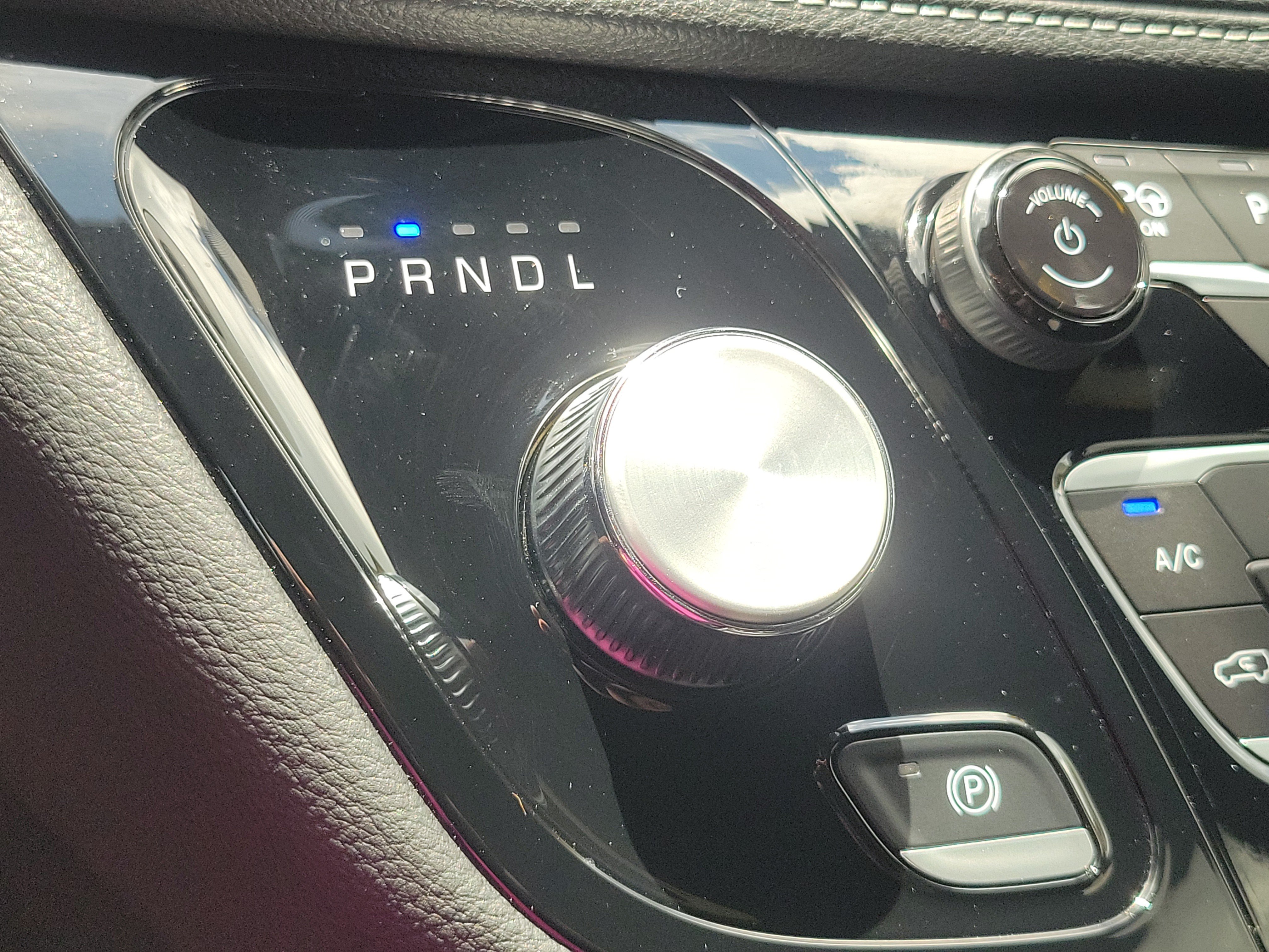 Used 2025 Chrysler Pacifica Select FWD image 26