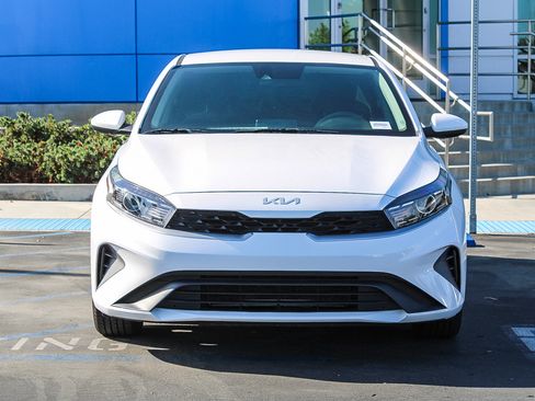 Used 2023 Kia Forte LXS FWD image 2