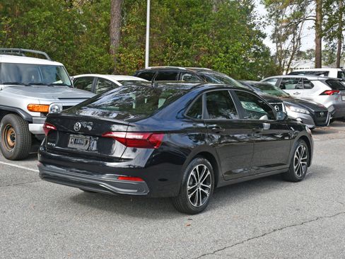 Used 2023 Volkswagen Jetta Sport image 4