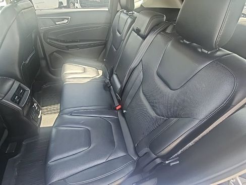 Used 2019 Ford Edge Titanium w/ Equipment Group 301A AWD/4WD image 17