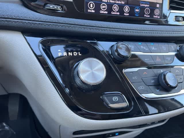 Used 2018 Chrysler Pacifica Limited w/ Advanced Safetytec Group FWD image 26