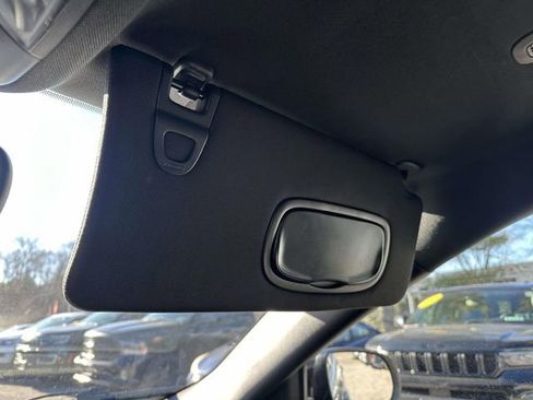 Certified 2023 Jeep Compass Limited image 37