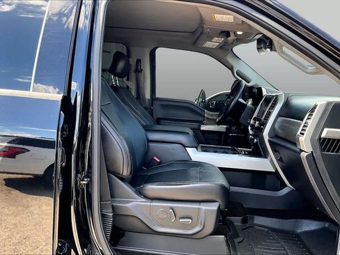 Used 2017 Ford F250 Lariat w/ Lariat Ultimate Package AWD/4WD image 9