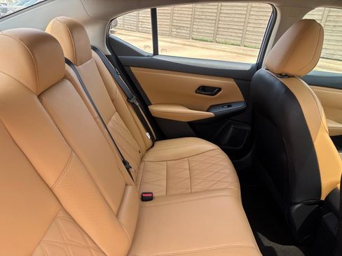 Used 2025 Nissan Sentra SV w/ SV Premium Package FWD image 32