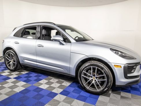 Used 2024 Porsche Macan Premium Plus AWD image 3