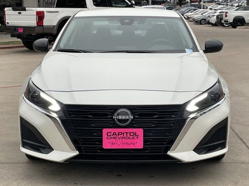 Used 2024 Nissan Altima 2.5 SV image 6