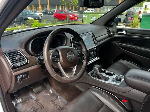 Used 2019 Jeep Grand Cherokee Overland image 10