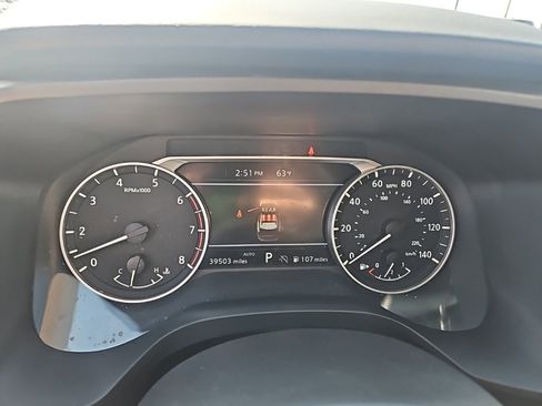 Used 2024 Nissan Rogue SV image 30