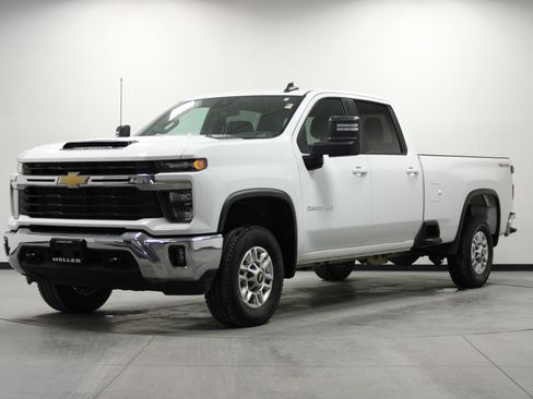 Used 2025 Chevrolet Silverado 2500 LT w/ Convenience Package image 8