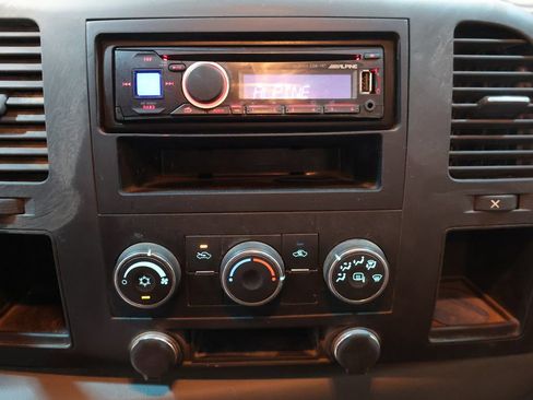 Used 2010 Chevrolet Silverado 2500 W/T image 24