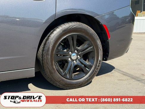 Used 2019 Dodge Charger SXT w/ Leather Interior Group RWD image 9