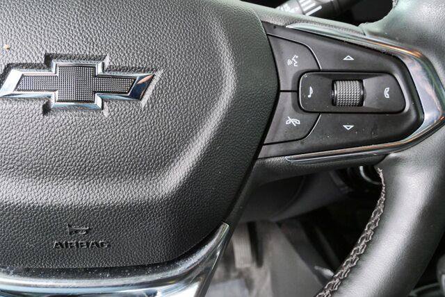 Used 2025 Chevrolet Trax ACTIV w/ Sunroof Package FWD image 11