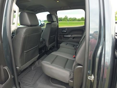 Used 2018 GMC Sierra 2500 SLT w/ Duramax Plus Package AWD/4WD image 9