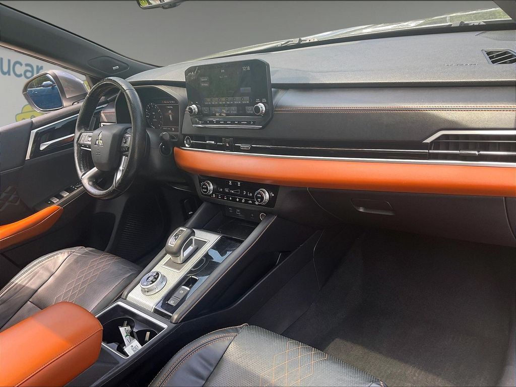Used 2022 Mitsubishi Outlander SEL AWD/4WD image 14