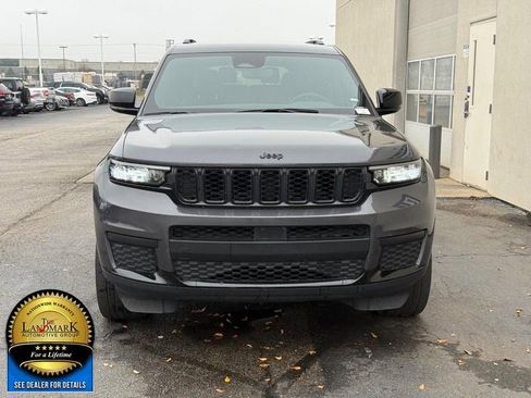 Used 2023 Jeep Grand Cherokee L Laredo image 4