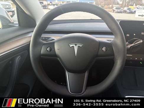 Used 2023 Tesla Model 3 Standard Range image 22