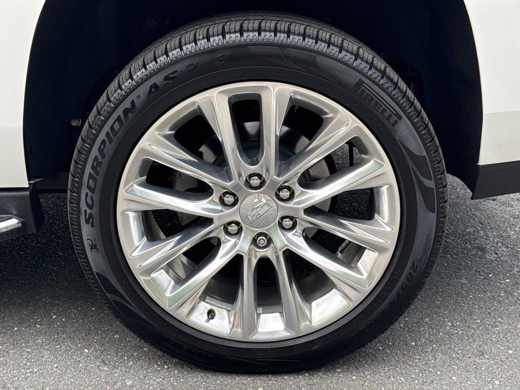 Used 2020 Cadillac Escalade Luxury AWD/4WD image 11
