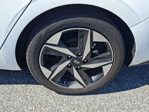 Certified 2023 Hyundai Elantra Limited w/ Cargo Package FWD image 8