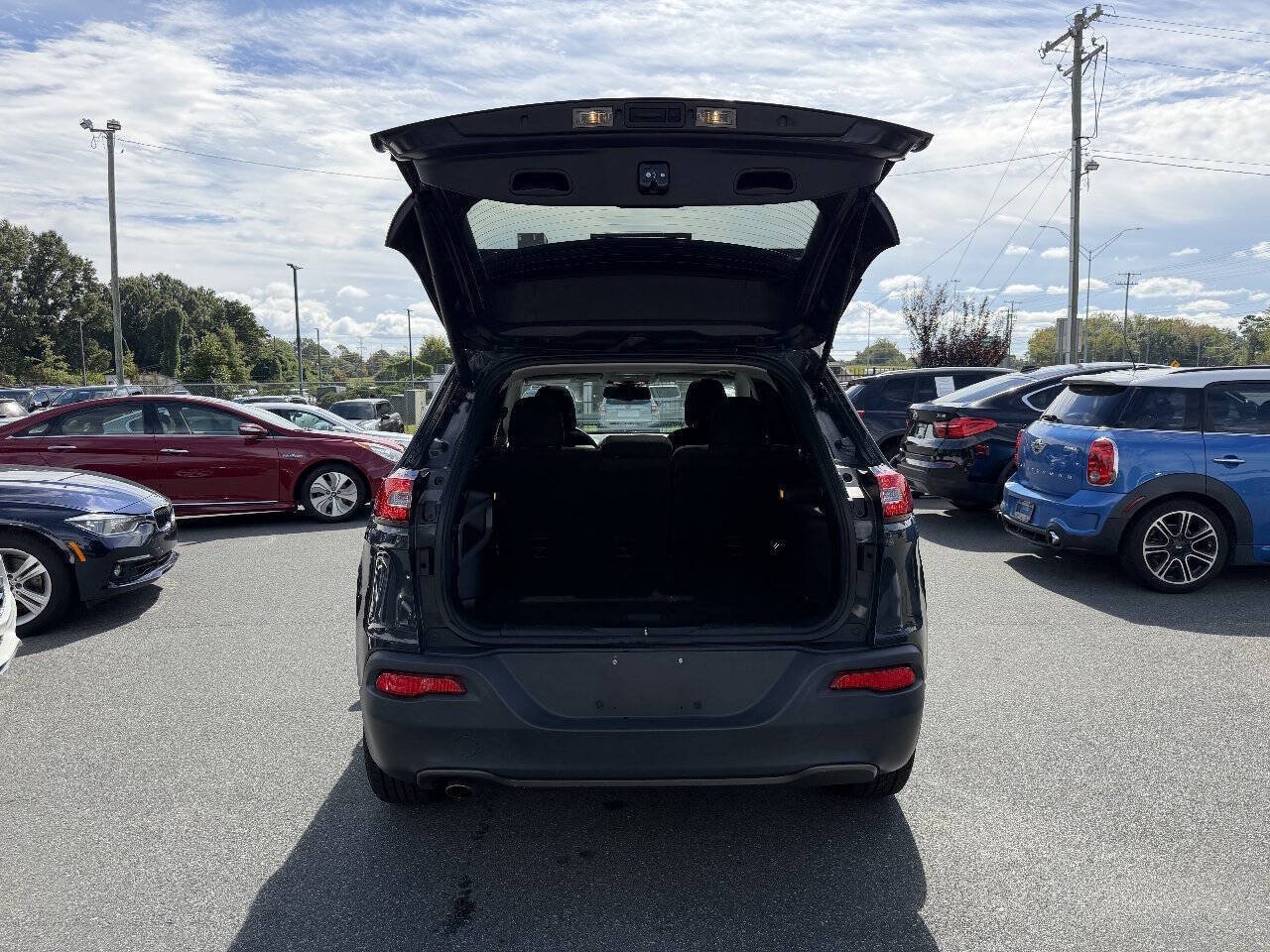 Used 2016 Jeep Cherokee 75th Anniversary AWD/4WD image 12