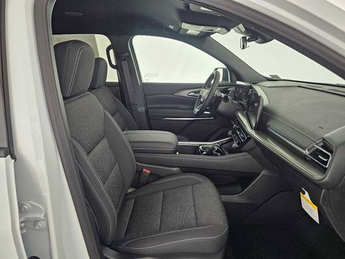 New 2026 Chevrolet Traverse LT image 10