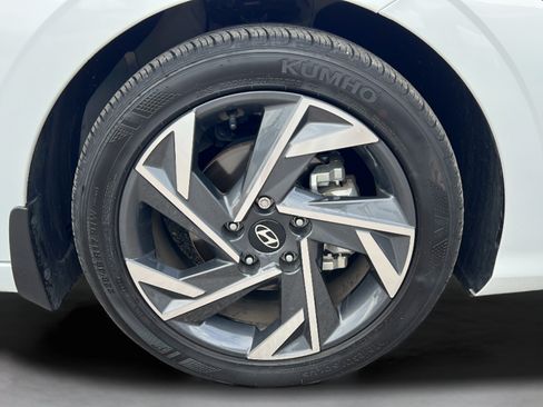 Certified 2025 Hyundai Elantra Sport FWD image 10