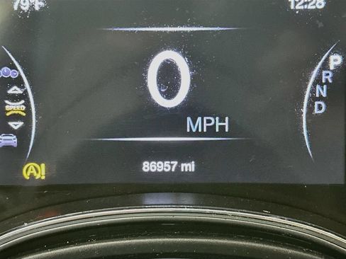 Used 2018 Jeep Grand Cherokee Altitude RWD image 15