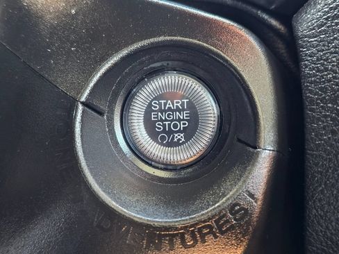 Used 2023 Jeep Renegade Latitude w/ Sun/Sound Group AWD/4WD image 24