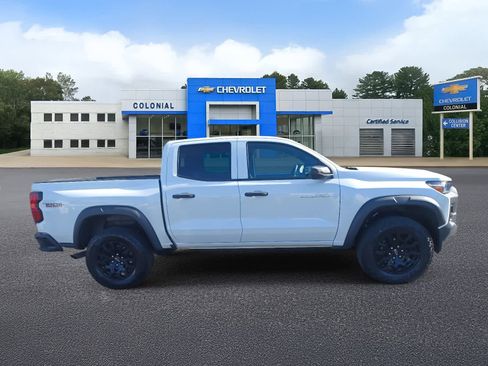 Used 2024 Chevrolet Colorado Trail Boss w/ Advanced Trailering Package image 3