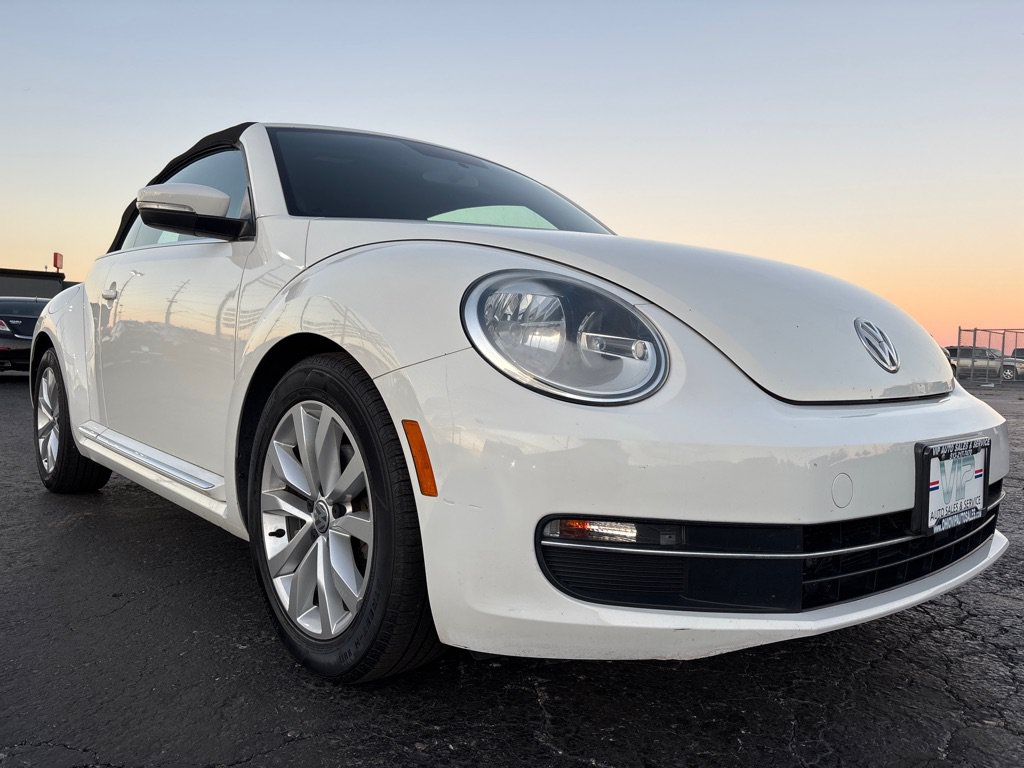 Used 2013 Volkswagen Beetle TDI FWD image 1