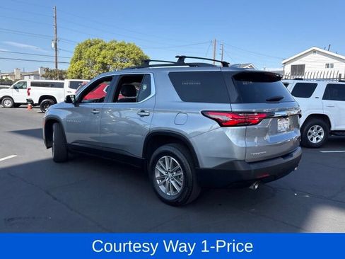 Used 2023 Chevrolet Traverse LT FWD image 5