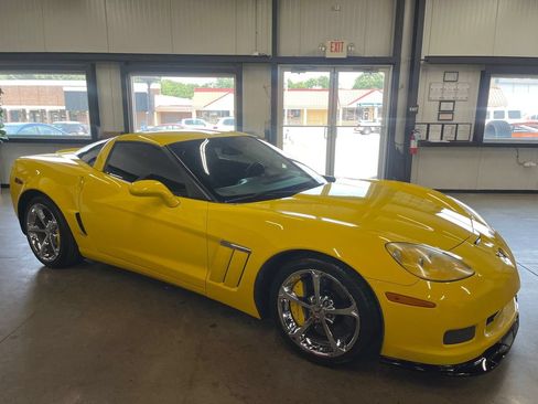 Used 2011 Chevrolet Corvette Grand Sport w/ Preferred Equipment Group RWD image 19